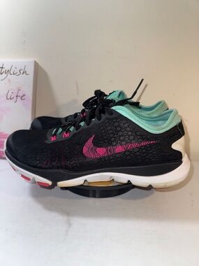 Nike Women’s Flex Supreme TR 4 Training Sneakers - Size 8